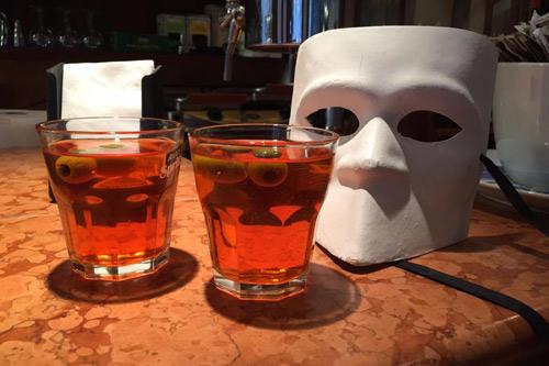 Carnaval de Venise : tournée des bars la nuit